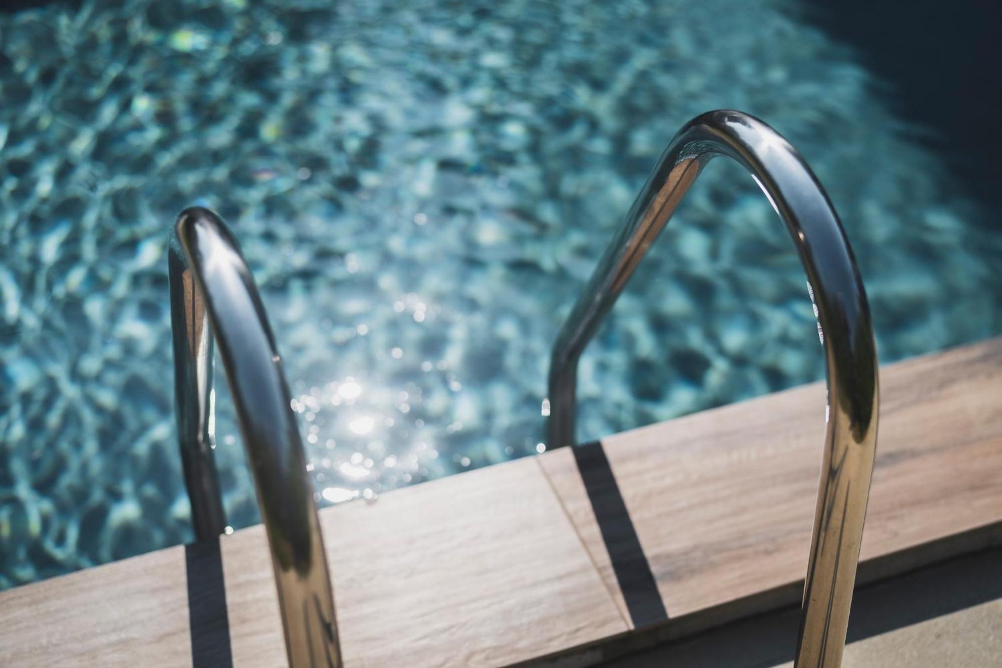 Les Lodges Sainte-Victoire Hotel & Spa 勒图鲁内 外观 照片